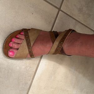 Bear paw summer sandal